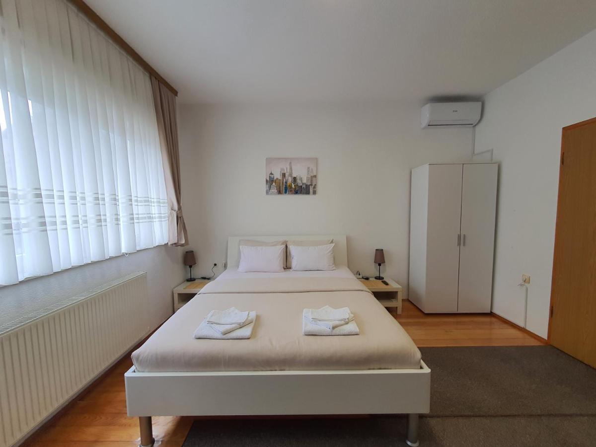Studio Apartman 11 Bihać Exteriör bild